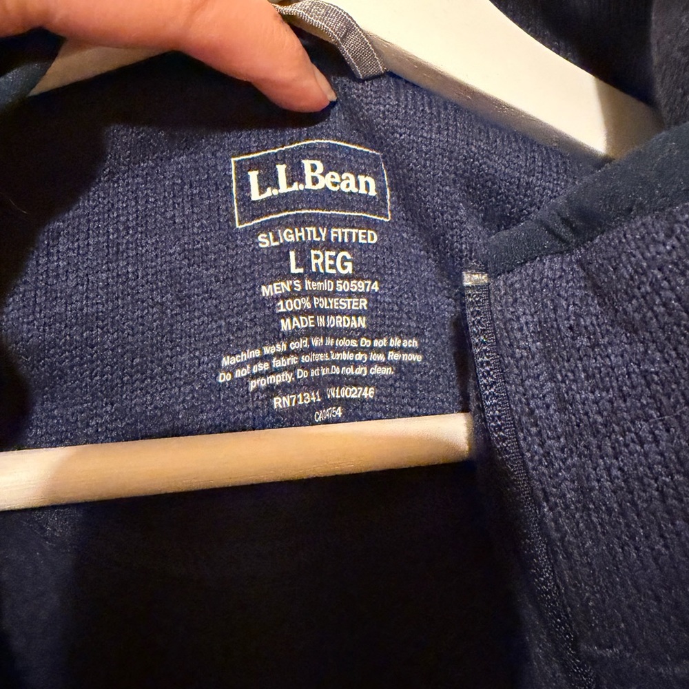 L.L. Bean Men's Blue Fleece Vest - Picture 2 of 3
